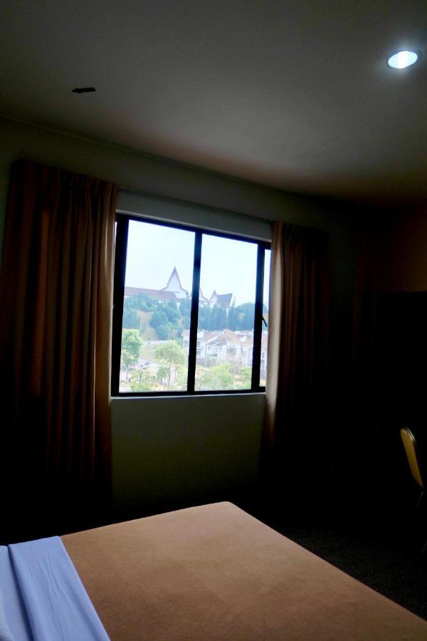 Carlton Hotel Shah Alam Exterior photo